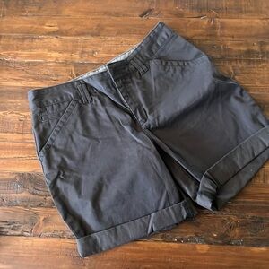 Eddie Bauer chino shorts. Women’s 8